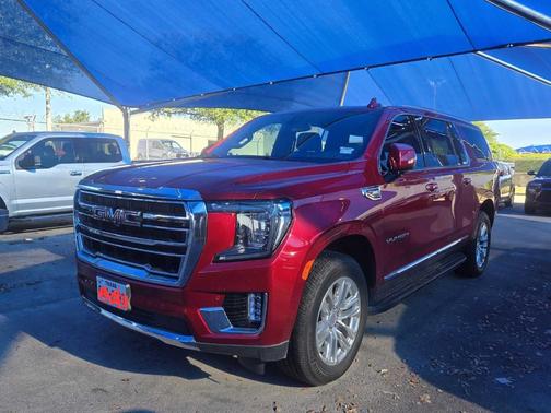 2022 GMC Yukon XL SLT