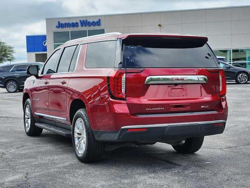 2022 GMC Yukon XL SLT