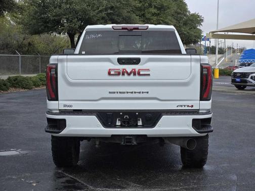 2024 GMC Sierra 2500 AT4