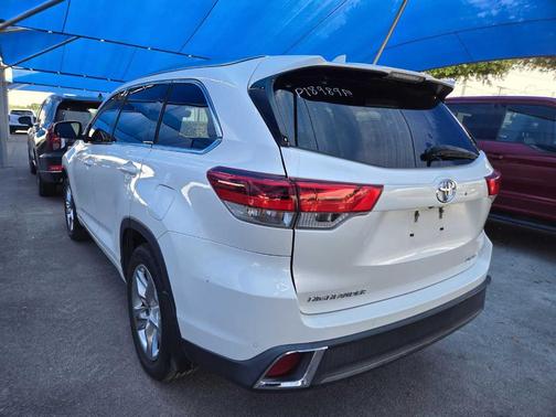 Blizzard Pearl 2017 Toyota Highlander Limited