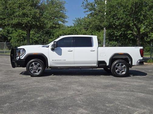 Summit White 2025 GMC Sierra 2500 SLE