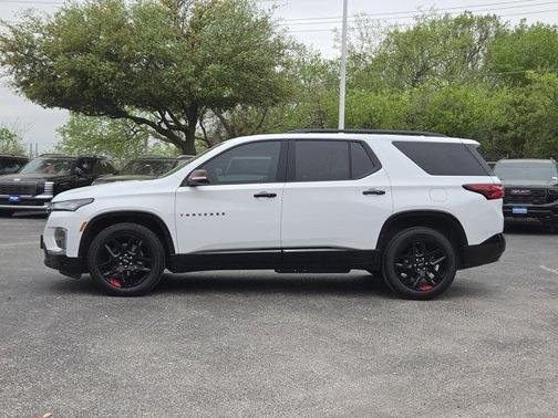 Summit White 2023 Chevrolet Traverse Premier