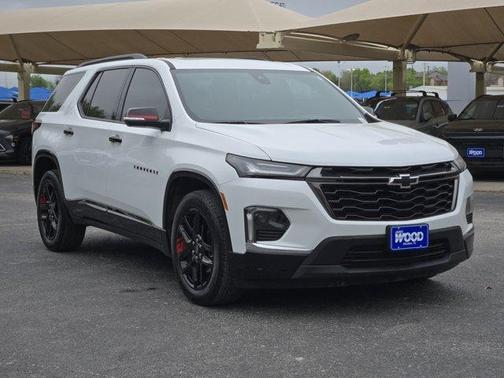 Summit White 2023 Chevrolet Traverse Premier