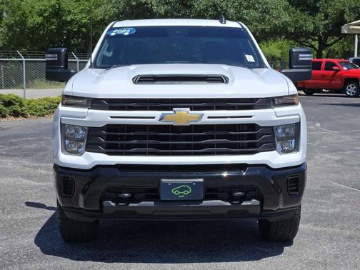 Summit White 2024 Chevrolet Silverado 2500 Custom