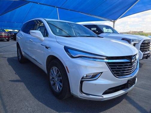White Frost Tri-Coat 2023 Buick Enclave Essence
