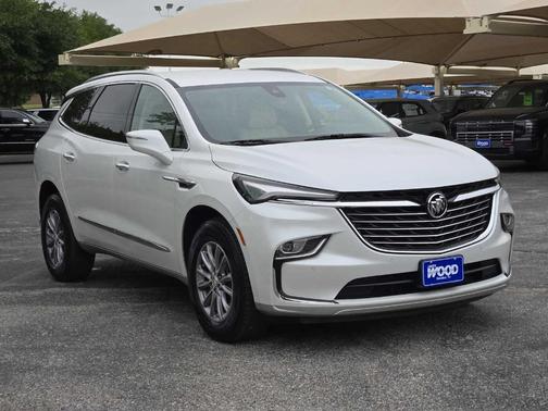 White Frost Tri-Coat 2023 Buick Enclave Essence