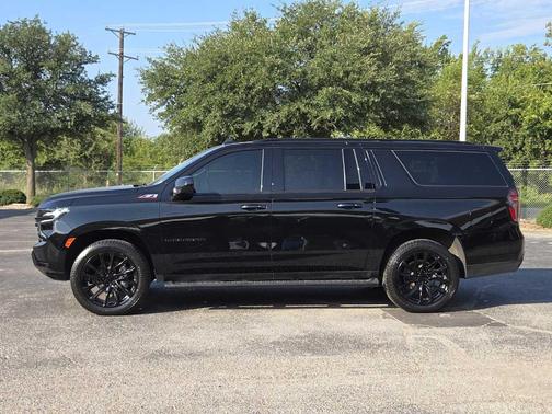 2022 Chevrolet Suburban Z71