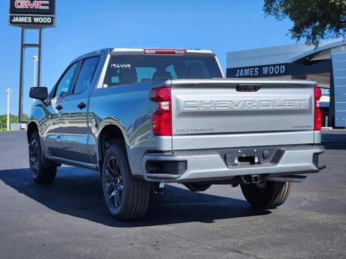 2025 Chevrolet Silverado 1500 Custom