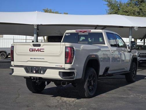 2026 GMC Sierra 3500 AT4