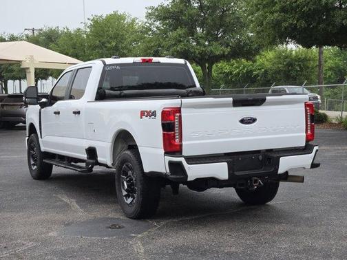 Oxford White 2024 Ford F-250 XL