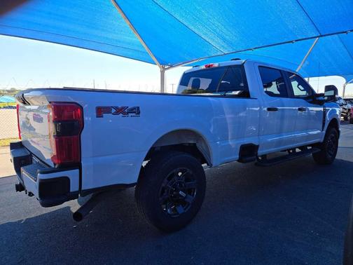 Oxford White 2024 Ford F-250 XL