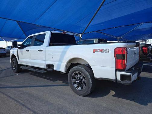 Oxford White 2024 Ford F-250 XL