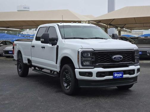 Oxford White 2024 Ford F-250 XL