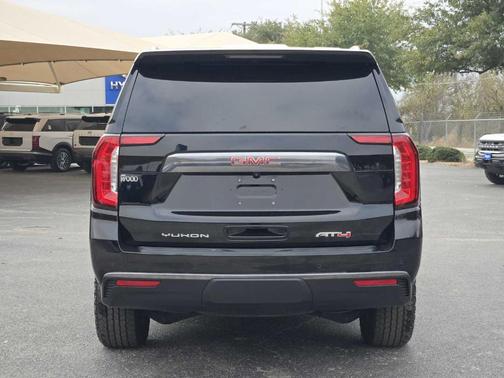 2023 GMC Yukon XL AT4