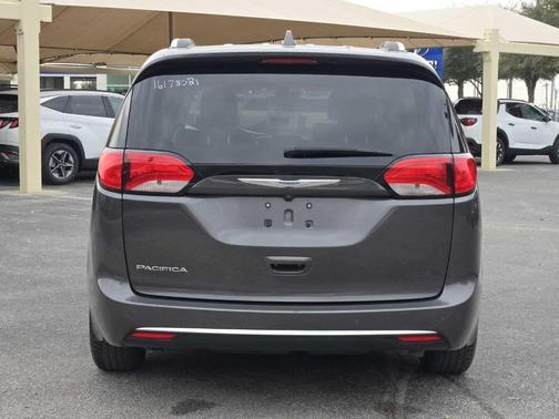 2019 Chrysler Pacifica Touring-L Plus