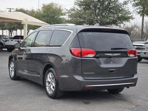 2019 Chrysler Pacifica Touring-L Plus