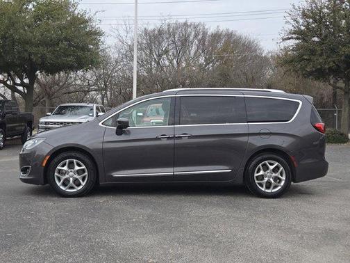 2019 Chrysler Pacifica Touring-L Plus