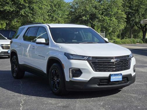 2022 Chevrolet Traverse LT Leather