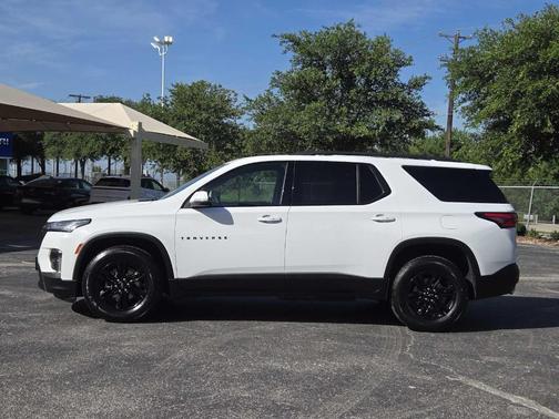 2022 Chevrolet Traverse LT Leather