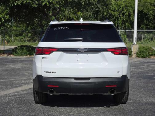 2022 Chevrolet Traverse LT Leather
