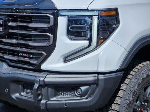 2025 GMC Sierra 1500 AT4X