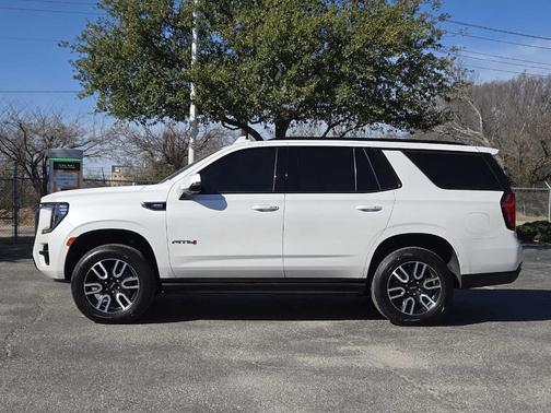 2023 GMC Yukon AT4