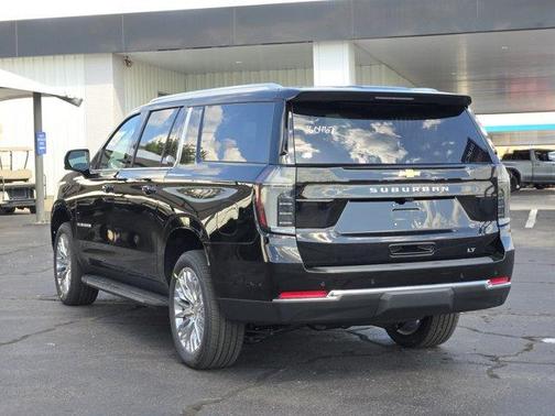2026 Chevrolet Suburban LT