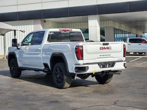 2026 GMC Sierra 2500 AT4