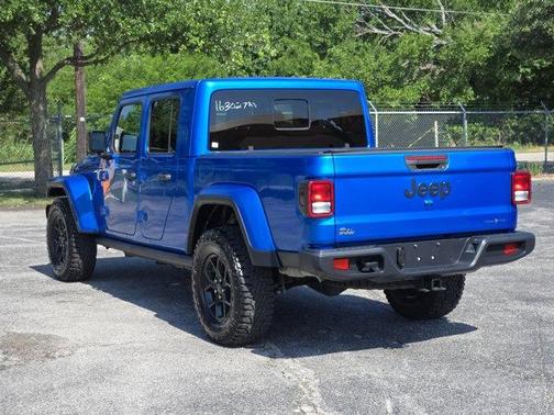 Hydro Blue Pearlcoat 2024 Jeep Gladiator Sport