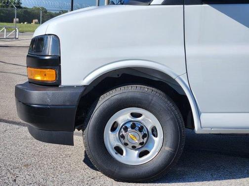 2025 Chevrolet Express 2500 Work Van
