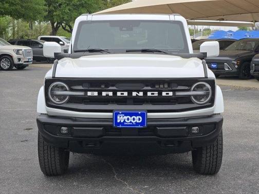 Oxford White 2025 Ford Bronco Outer Banks