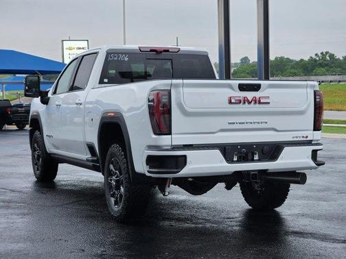 2025 GMC Sierra 2500 AT4