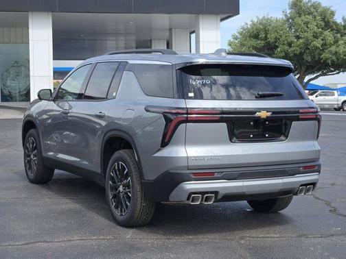 Sterling Gray Metallic 2026 Chevrolet Traverse LT