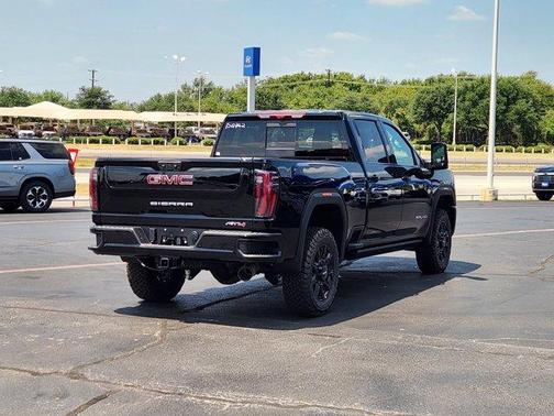 2025 GMC Sierra 2500 AT4