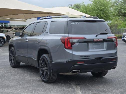 2022 GMC Acadia SLE