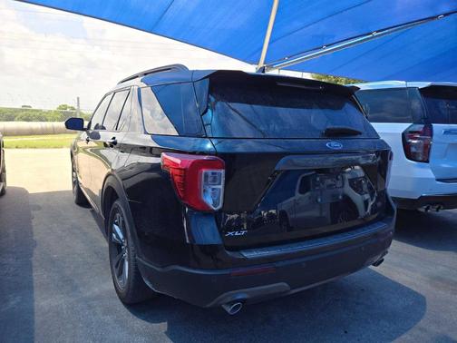 Agate Black Metallic 2023 Ford Explorer XLT