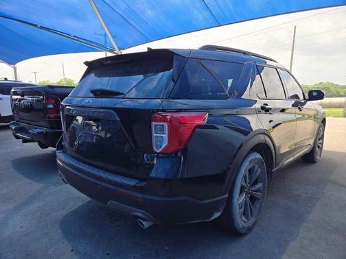 Agate Black Metallic 2023 Ford Explorer XLT