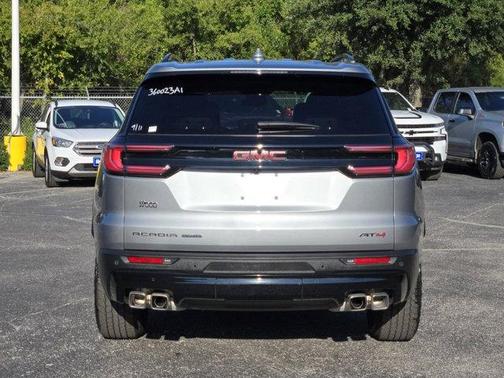 2024 GMC Acadia AT4