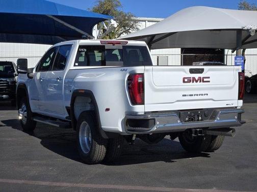 2026 GMC Sierra 3500 SLT