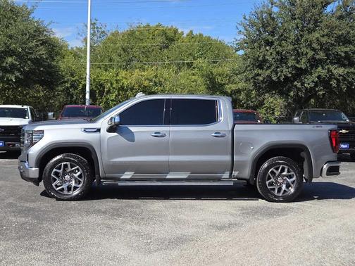 2024 GMC Sierra 1500 SLT