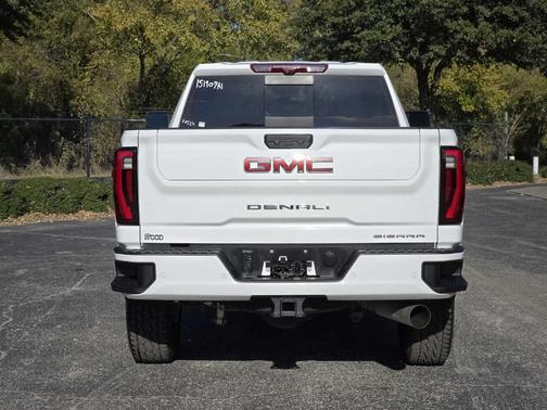 2024 GMC Sierra 2500 Denali