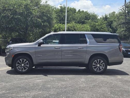 2021 Chevrolet Suburban LT