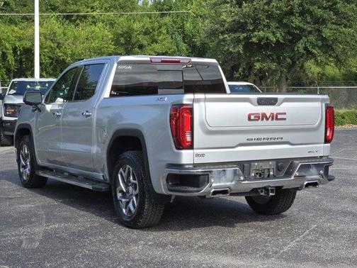 2022 GMC Sierra 1500 SLT