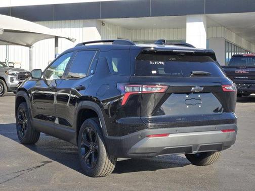 Mosaic Black Metallic 2026 Chevrolet Equinox LT