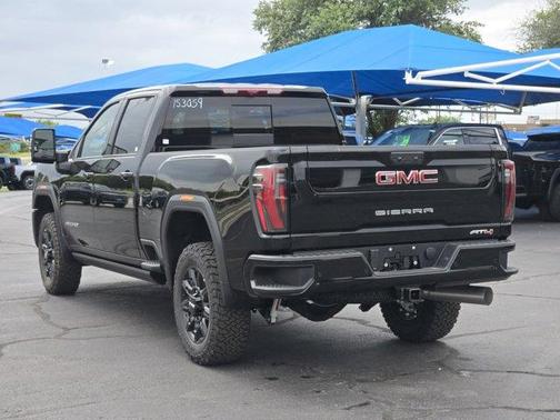2025 GMC Sierra 2500 AT4