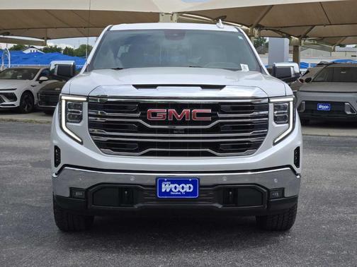White Frost Tri-Coat 2024 GMC Sierra 1500 SLT