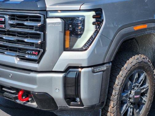 2025 GMC Sierra 2500 AT4