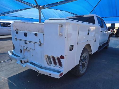 Summit White 2024 Chevrolet Silverado 2500 Custom