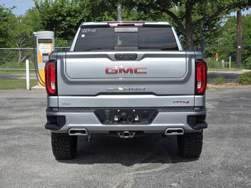 Sterling 2024 GMC Sierra 1500 AT4