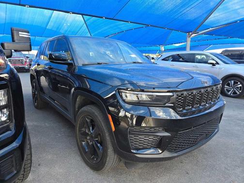 2023 Jeep Grand Cherokee Altitude